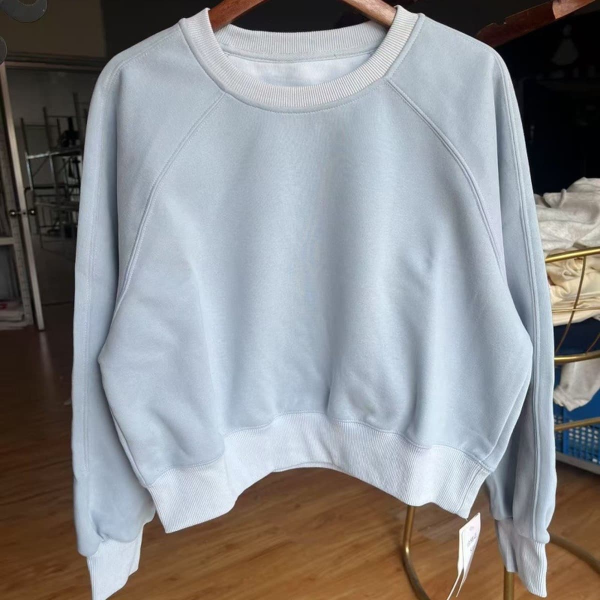 Женская толстовка, новинка 2025 года, модная модная стильная весенне-осенняя флисовая утолщенная короткая миниатюрная серая...