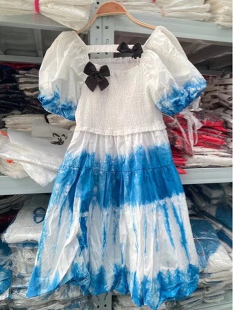 Подходит для маленького человека Платье с красками у моря