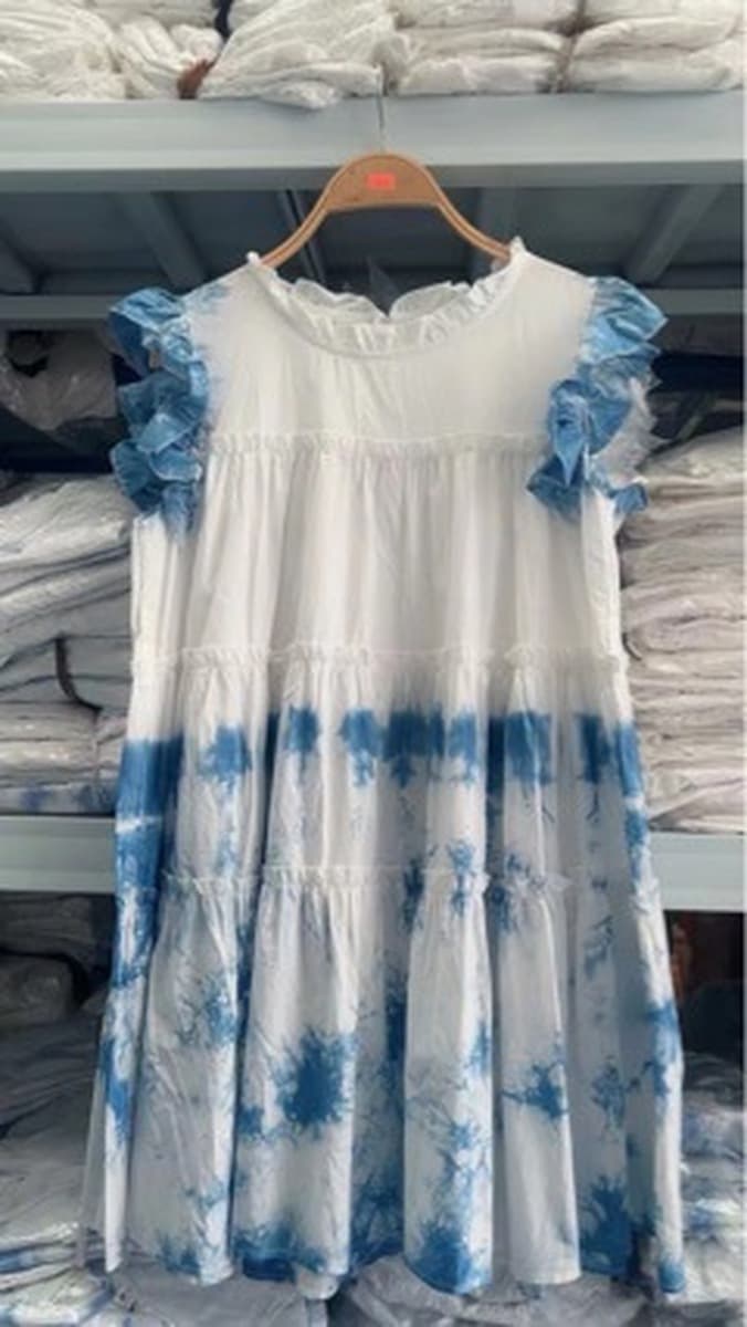 Подходит для маленького человека Платье с красками у моря