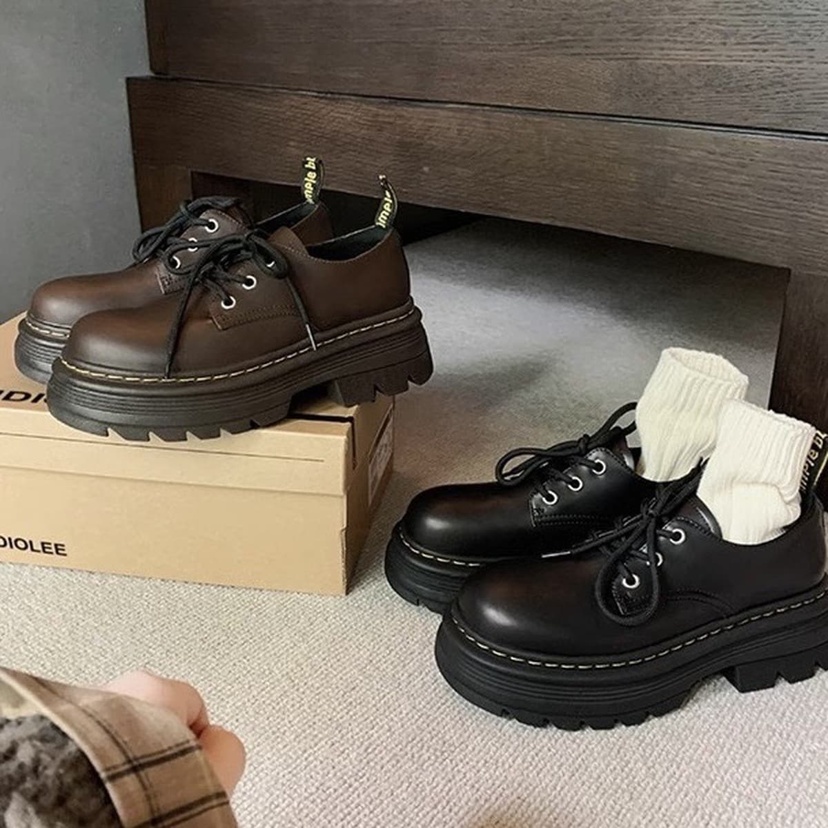 Ян Ми та же кожаная маленькая кожаная обувь женская обувь на толстой подошве 2024 женская обувь одиночная обувь в британском...