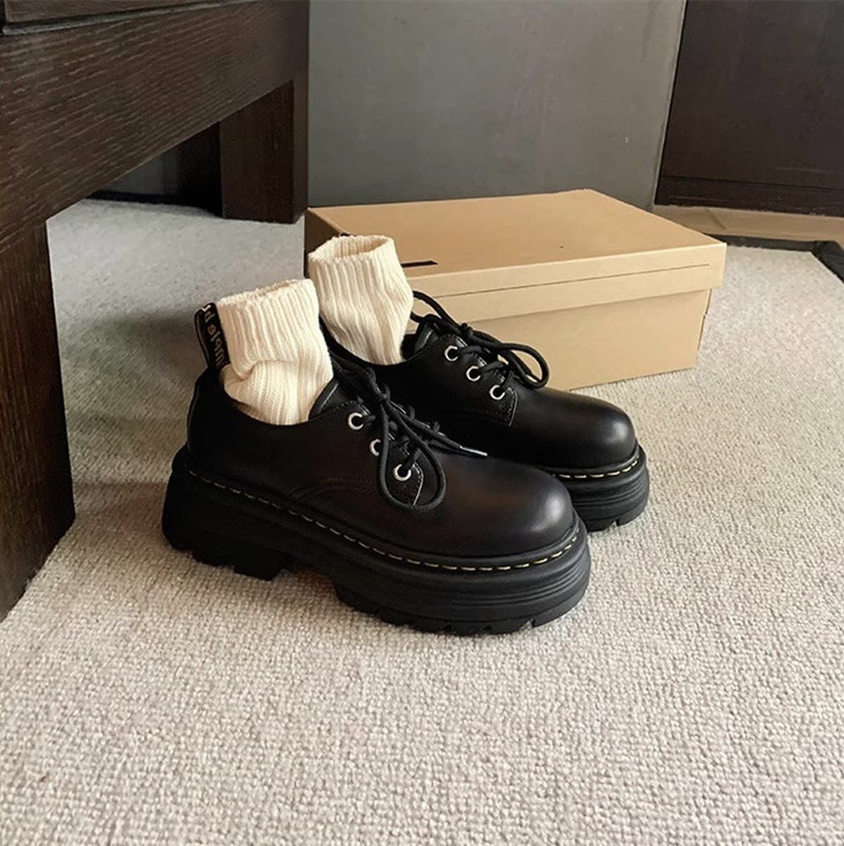 Ян Ми та же кожаная маленькая кожаная обувь женская обувь на толстой подошве 2024 женская обувь одиночная обувь в британском...