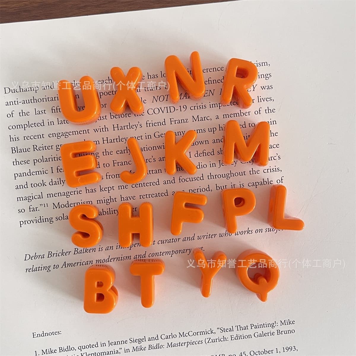 Горячая продажа акриловых буквенных бусин допамина больших перфораций