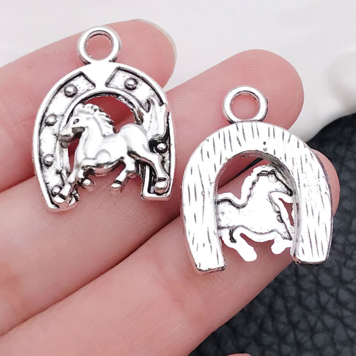 Смешать 20 старинных серебряных западных ковбойских конских шляп кактус пистолетные подвески творческие аксессуары для...