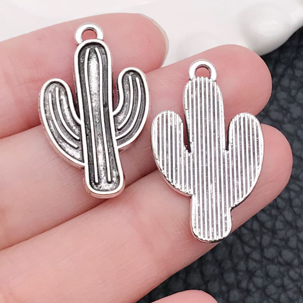 Смешать 20 старинных серебряных западных ковбойских конских шляп кактус пистолетные подвески творческие аксессуары для...