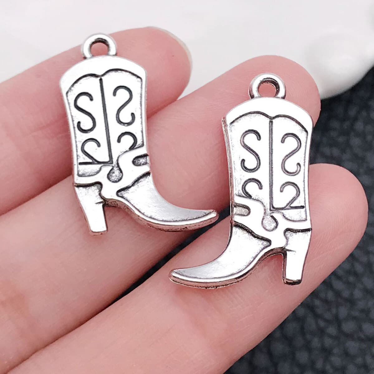 Смешать 20 старинных серебряных западных ковбойских конских шляп кактус пистолетные подвески творческие аксессуары для...