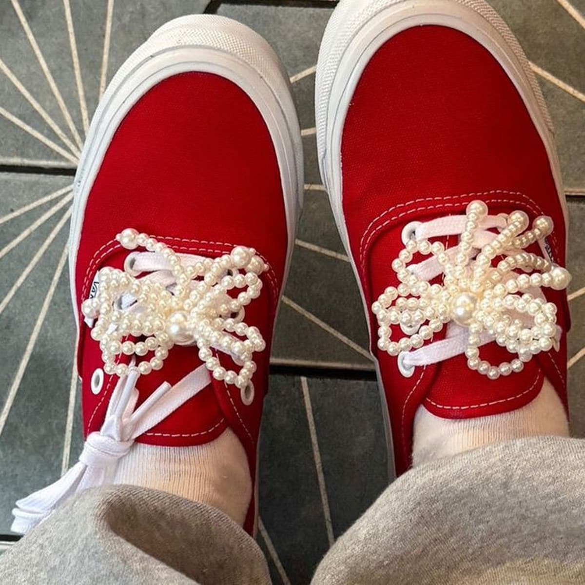 Подходим с различными туфлями, жемчужная пряжка, бант, аксессуары, дикие туфли, модная весна и лето 2024