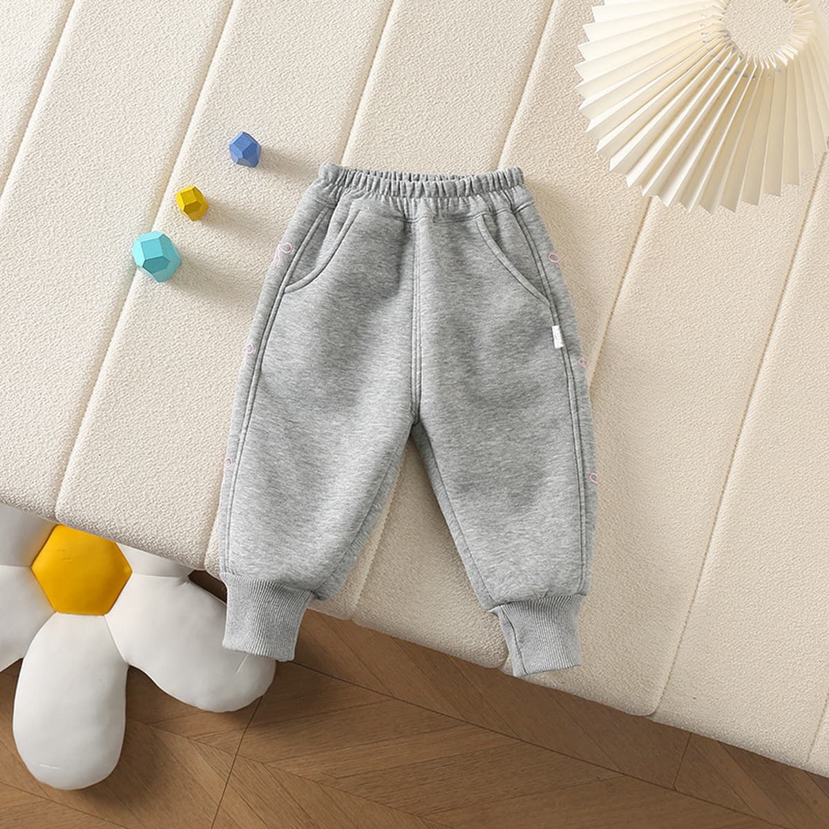 Зимние новые флисовые штаны для детей, утепленные спортивные штаны с вышитым бантом, теплые зимние брюки