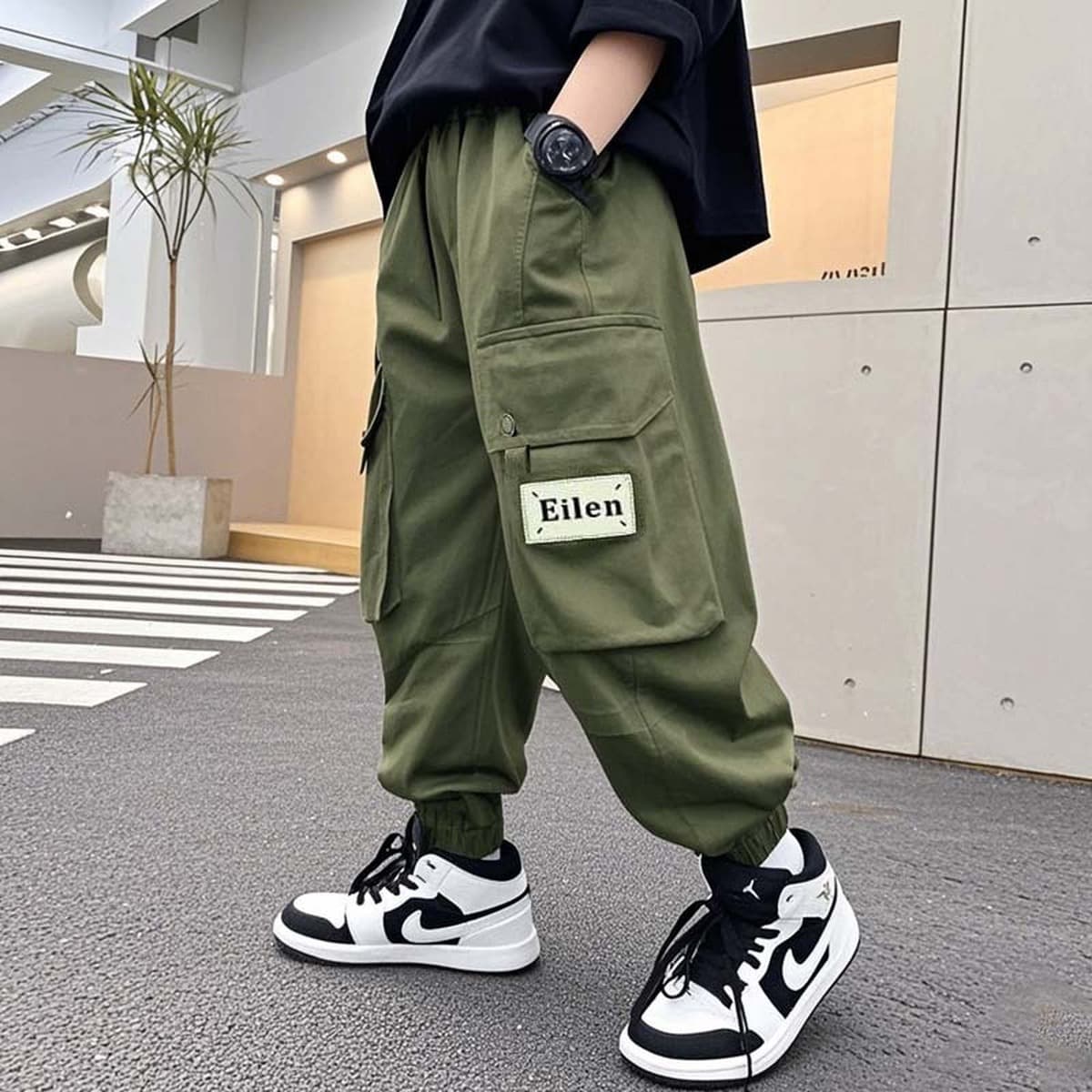 Мальчик красивый теплая брюки осень зима 2024 новые плюшевые детские брюки