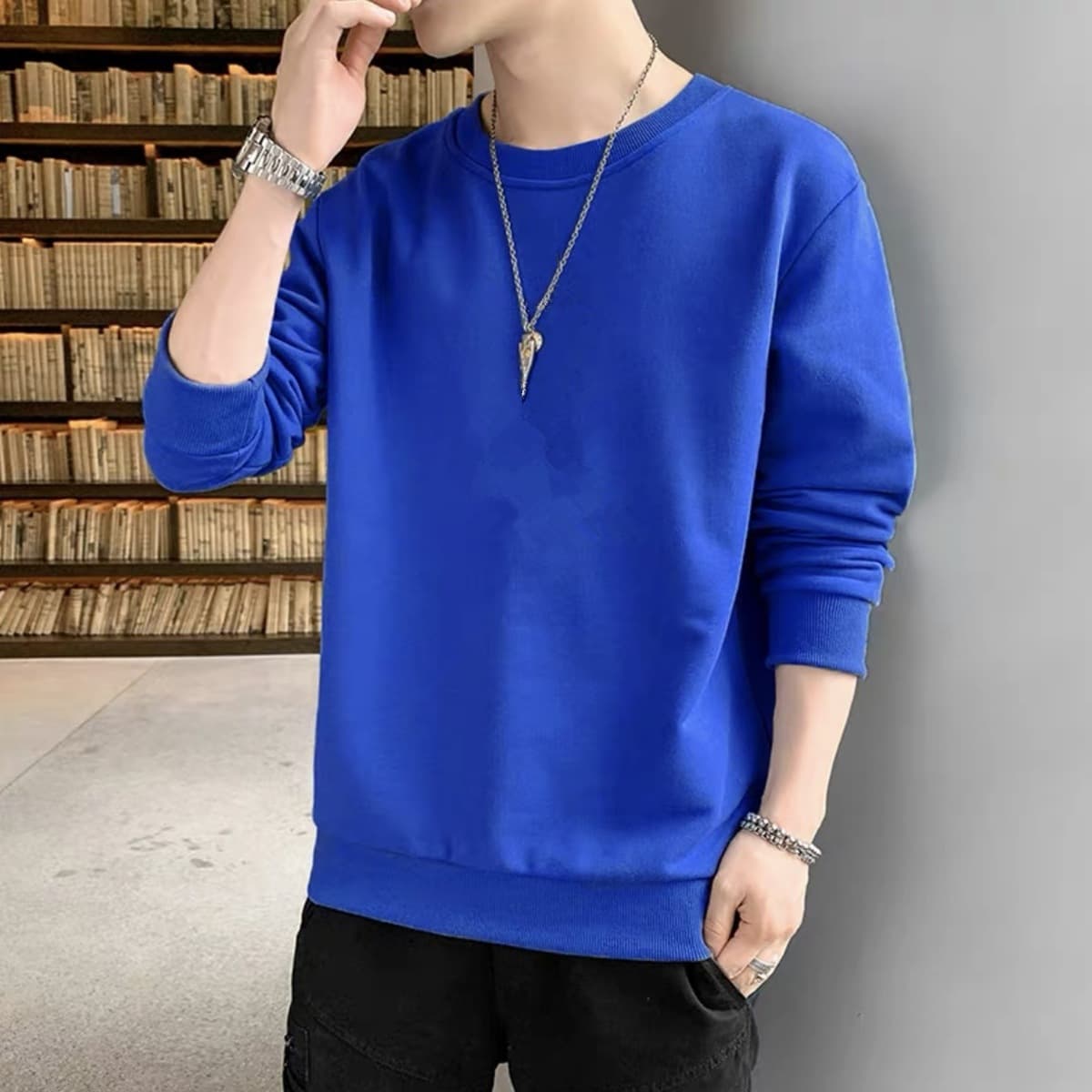 Зимний кашемировый свитер с круглым вырезом