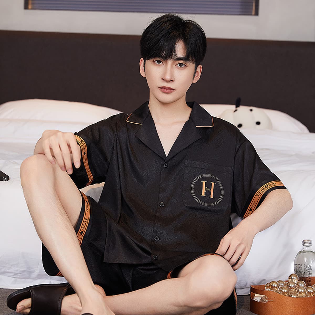Подростковая ледяная шелковая пижама для мужчин 2025 летний минималистский кардиган тонкий шелковый костюм с короткими...