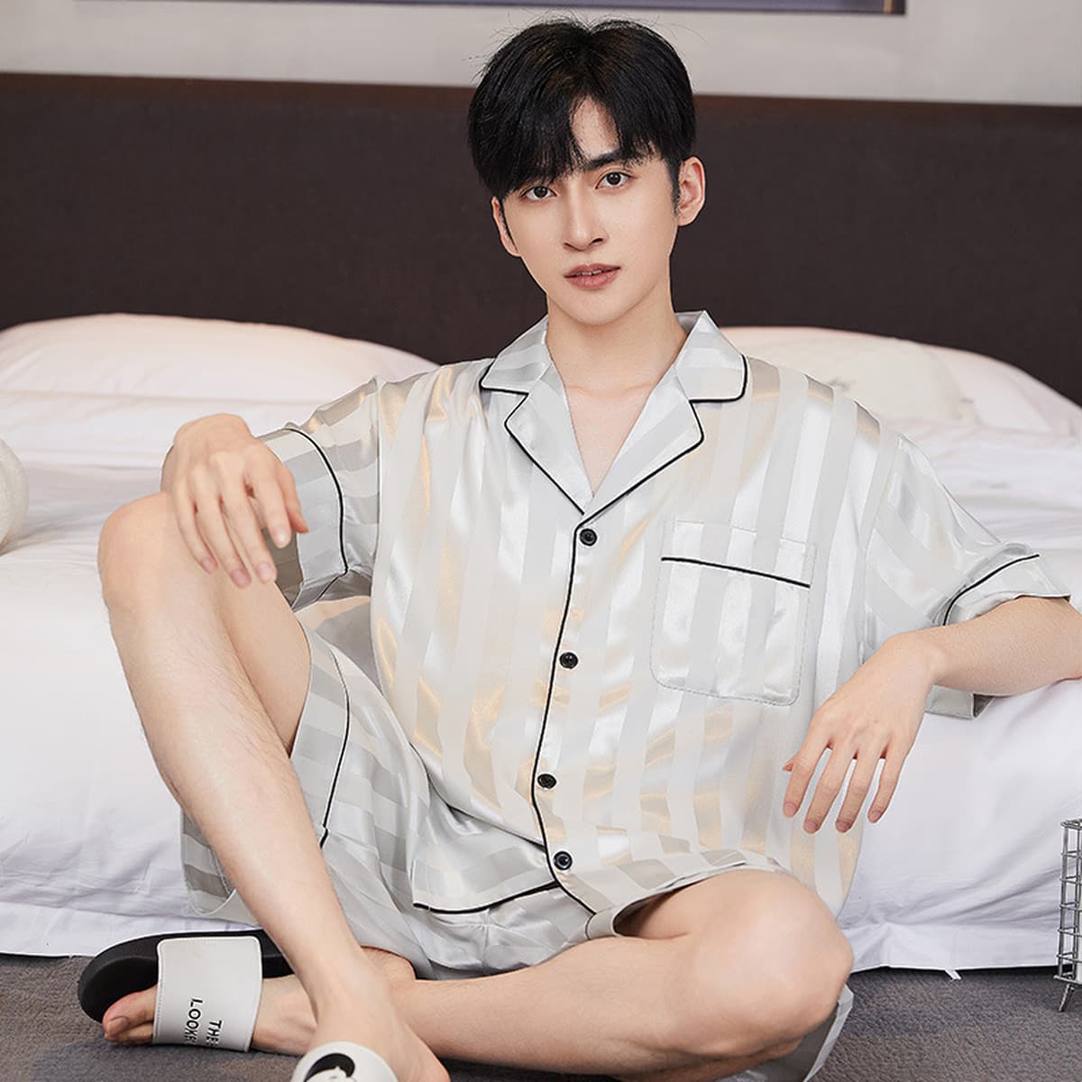 Подростковая ледяная шелковая пижама для мужчин 2025 летний минималистский кардиган тонкий шелковый костюм с короткими...
