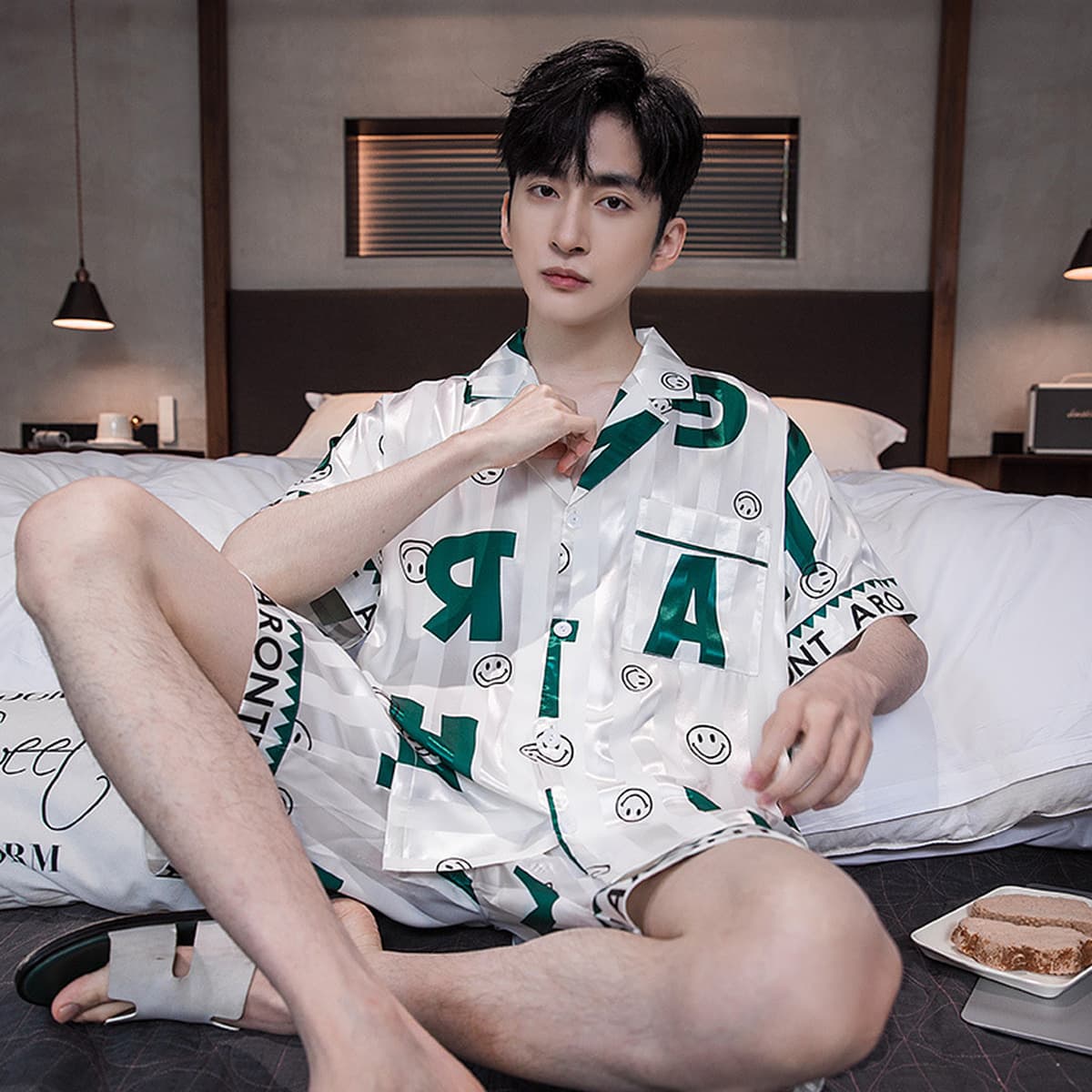 Подростковая ледяная шелковая пижама для мужчин 2025 летний минималистский кардиган тонкий шелковый костюм с короткими...