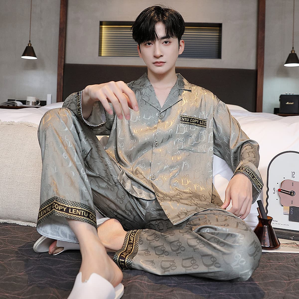 Подростковая ледяная шелковая пижама для мужчин 2025 летний минималистский кардиган тонкий шелковый костюм с короткими...