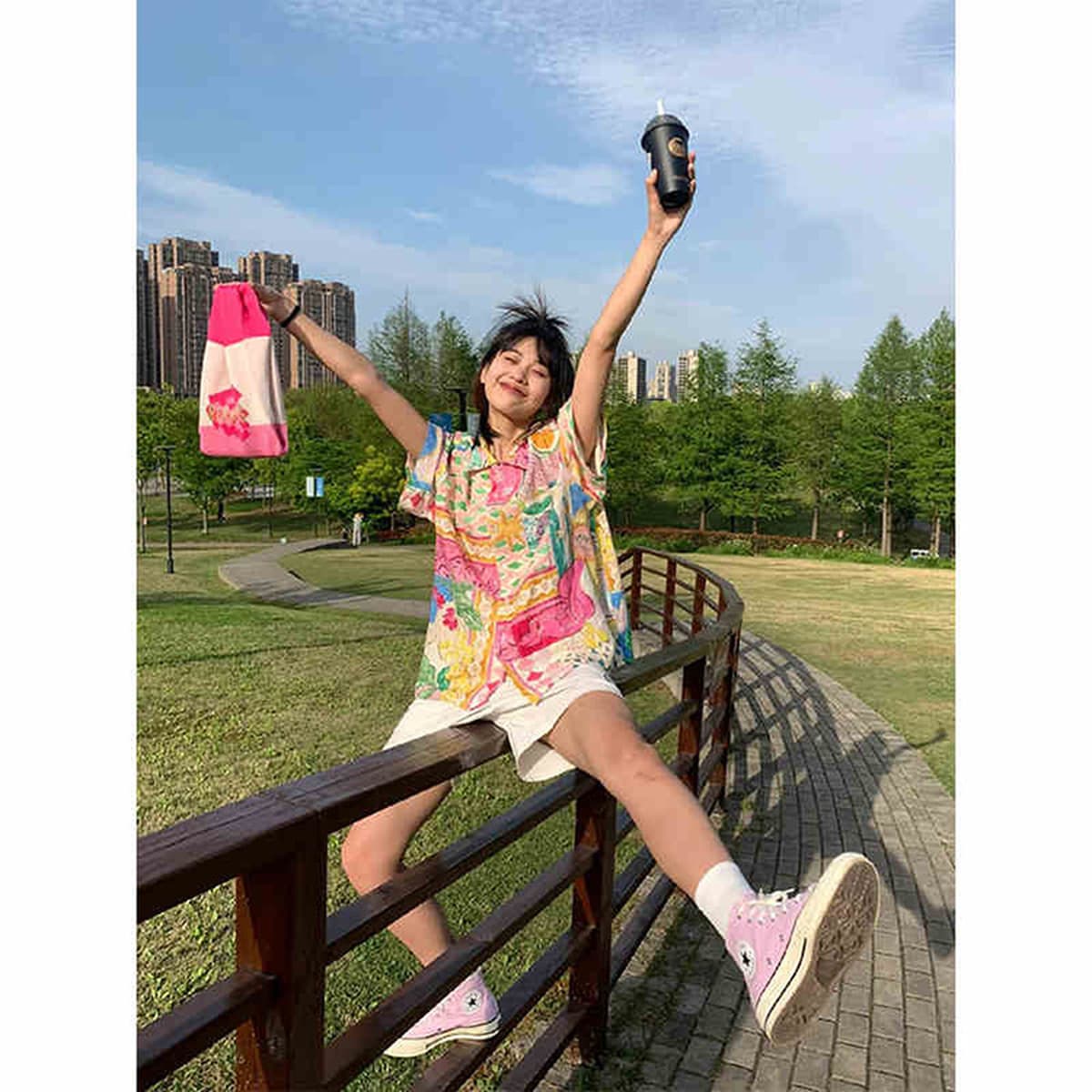 Гавайская цветочная рубашка мужская с короткими рукавами ледяной шелк прилив пляжная рубашка летняя тонкая свободная куртка...