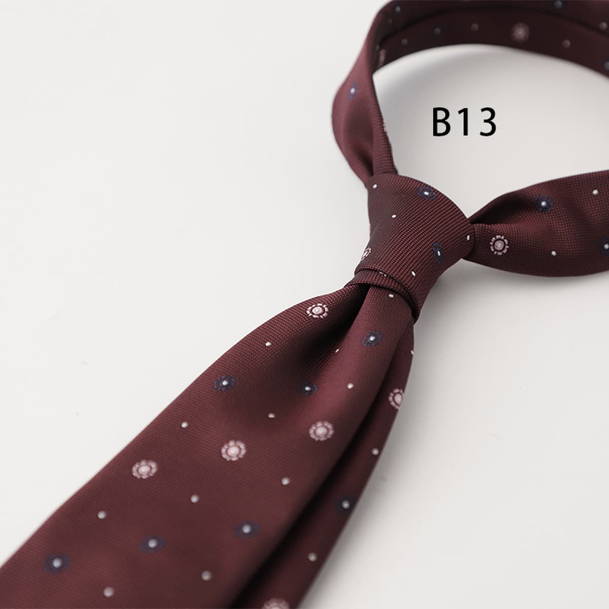 Винтажный костюм в полоску галстук торжественный мужской деловой руки жаккардовый свадебный банкет жених жених фабрика оптом