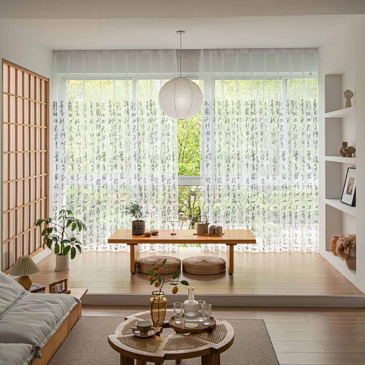 Чистая красная китайская вышитая каллиграфия пряжа встряхивает звук в прямом эфире древнего стиля атмосфера фон фото...