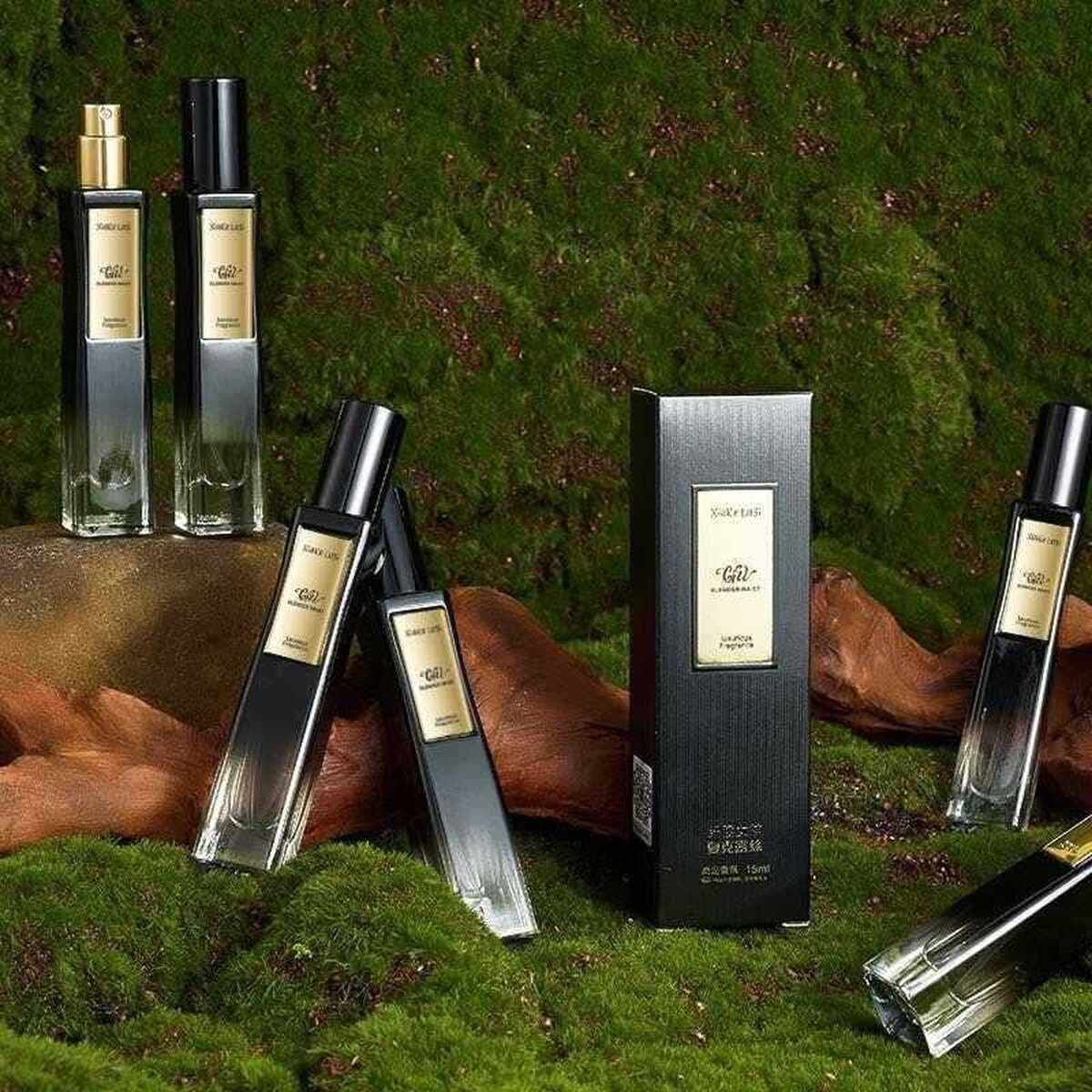 Новая парфюмерная пудра серии «Богиня с тонкой талией» Shark Rose сочетает в себе свежий, элегантный, стойкий аромат и...