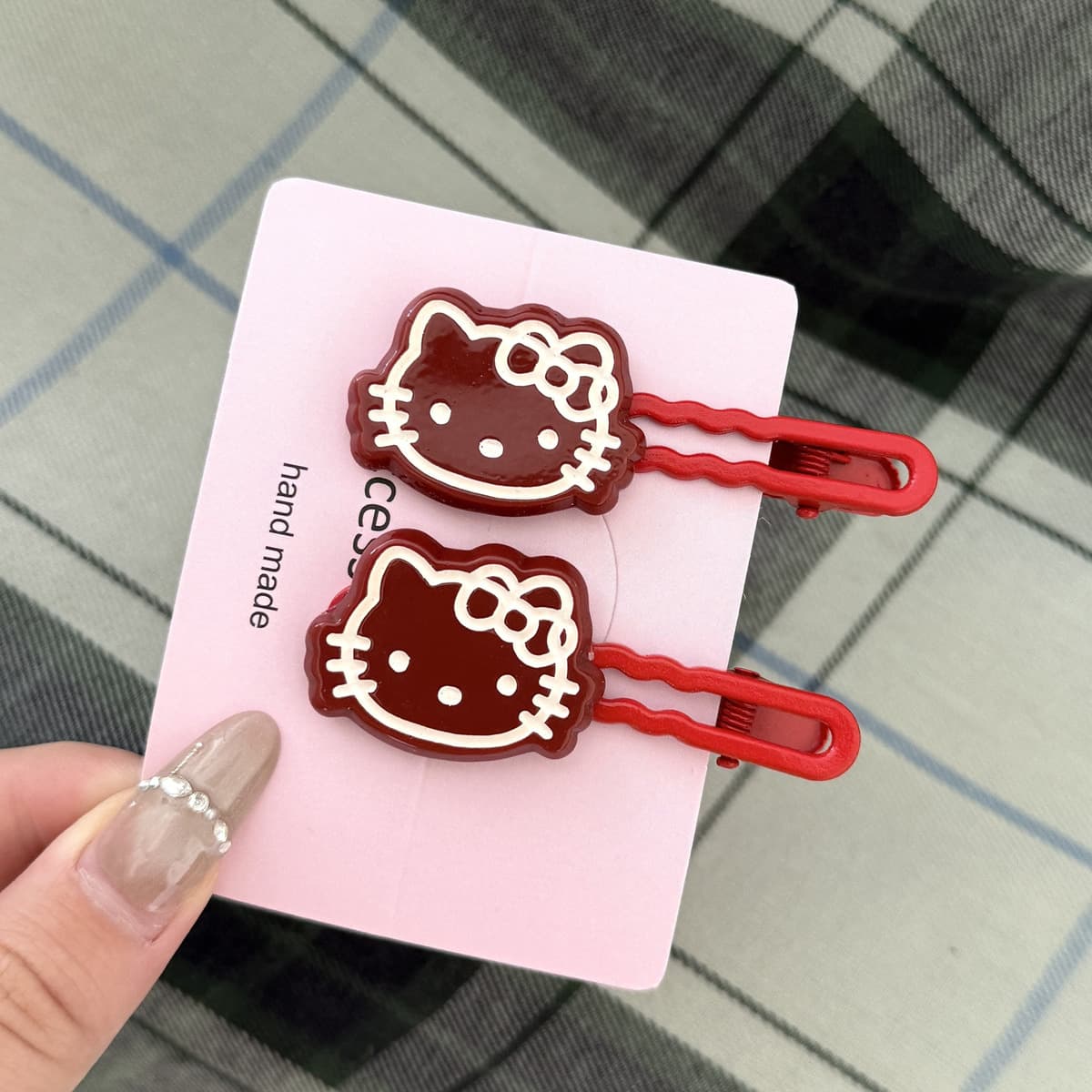 Кошка имеет высокую ценность для волос в ушах