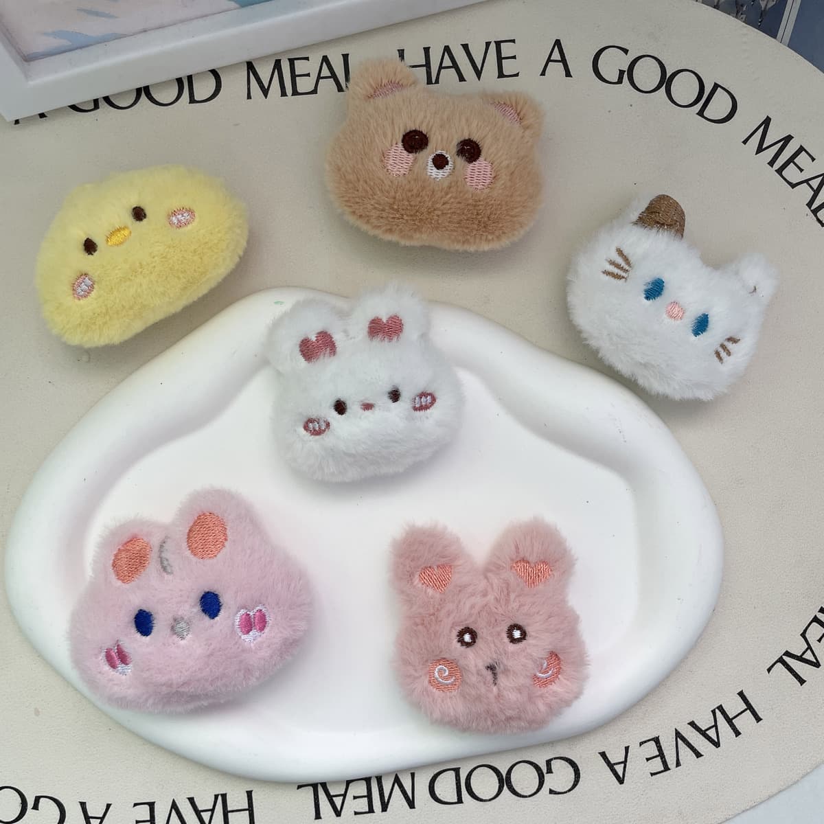 Мультяшная плюшевая кукла лягушка медвежонок кролик маленькая панда брошь аксессуары для одежды обувь шапка носки DIY...