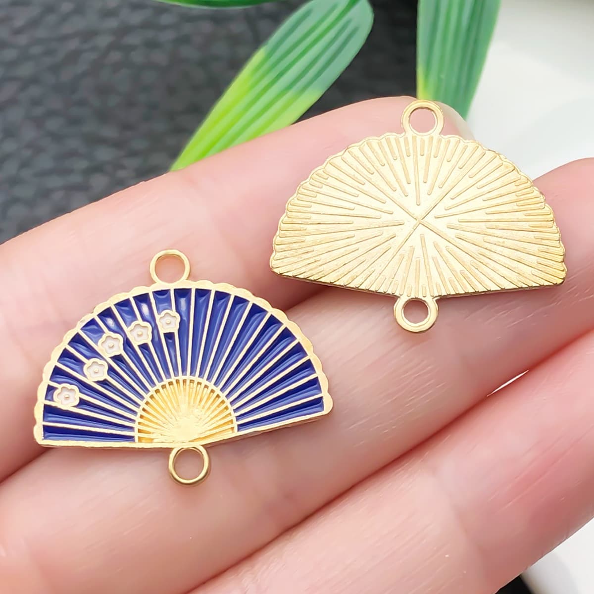 Двойной подвесной веер в китайском стиле с цветком сливы и бамбуковым листом, новые китайские серьги-заколки из масляного...