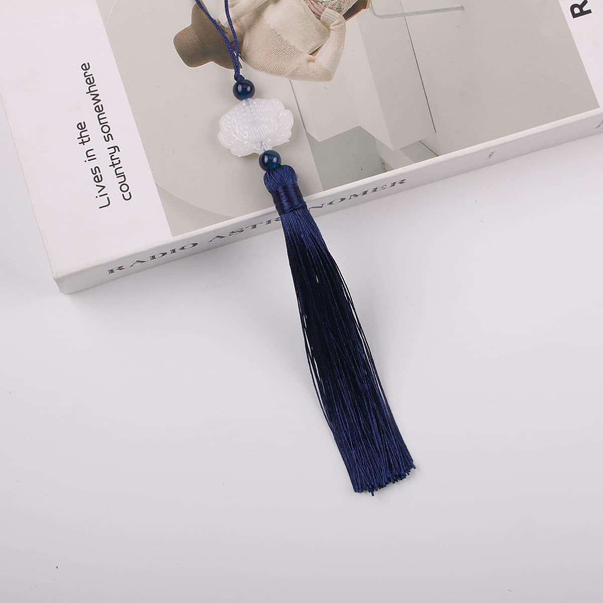 Двусторонний белый нефрит Лотос кисточкой уха Kunlun вентилятор Висячие уши Cheongsam платье Хань прессованный перерыв...