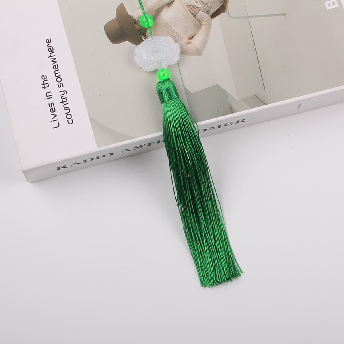 Двусторонний белый нефрит Лотос кисточкой уха Kunlun вентилятор Висячие уши Cheongsam платье Хань прессованный перерыв...