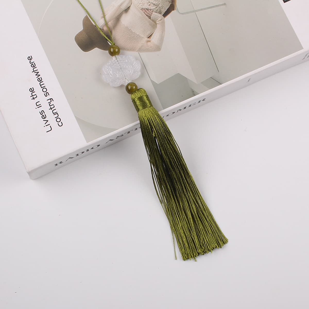 Двусторонний белый нефрит Лотос кисточкой уха Kunlun вентилятор Висячие уши Cheongsam платье Хань прессованный перерыв...