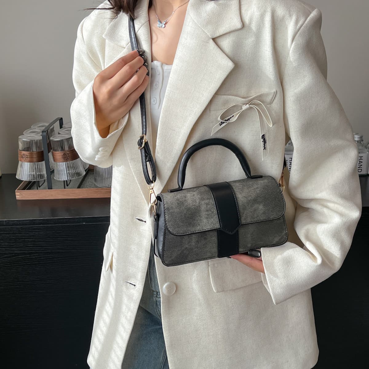 Джинсовая сумка через плечо 2025 года, весенняя, однотонная, повседневная, с подвеской, для города, маленькая квадратная...