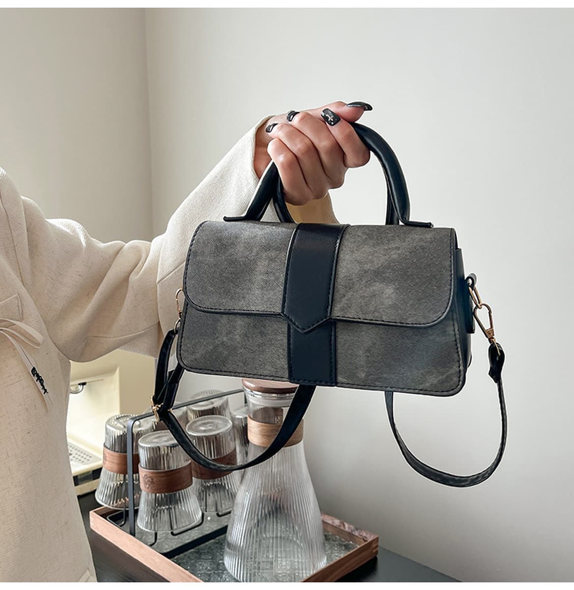 Джинсовая сумка через плечо 2025 года, весенняя, однотонная, повседневная, с подвеской, для города, маленькая квадратная...