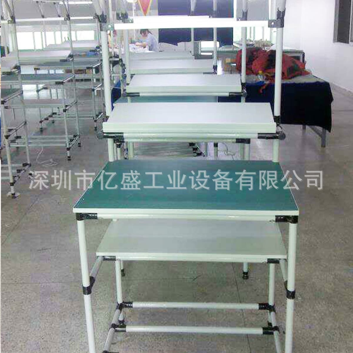 Doumen поставляет пылезащитные верстаки для мастерских, верстаки для ремонта электронных изделий, а также проектирует...