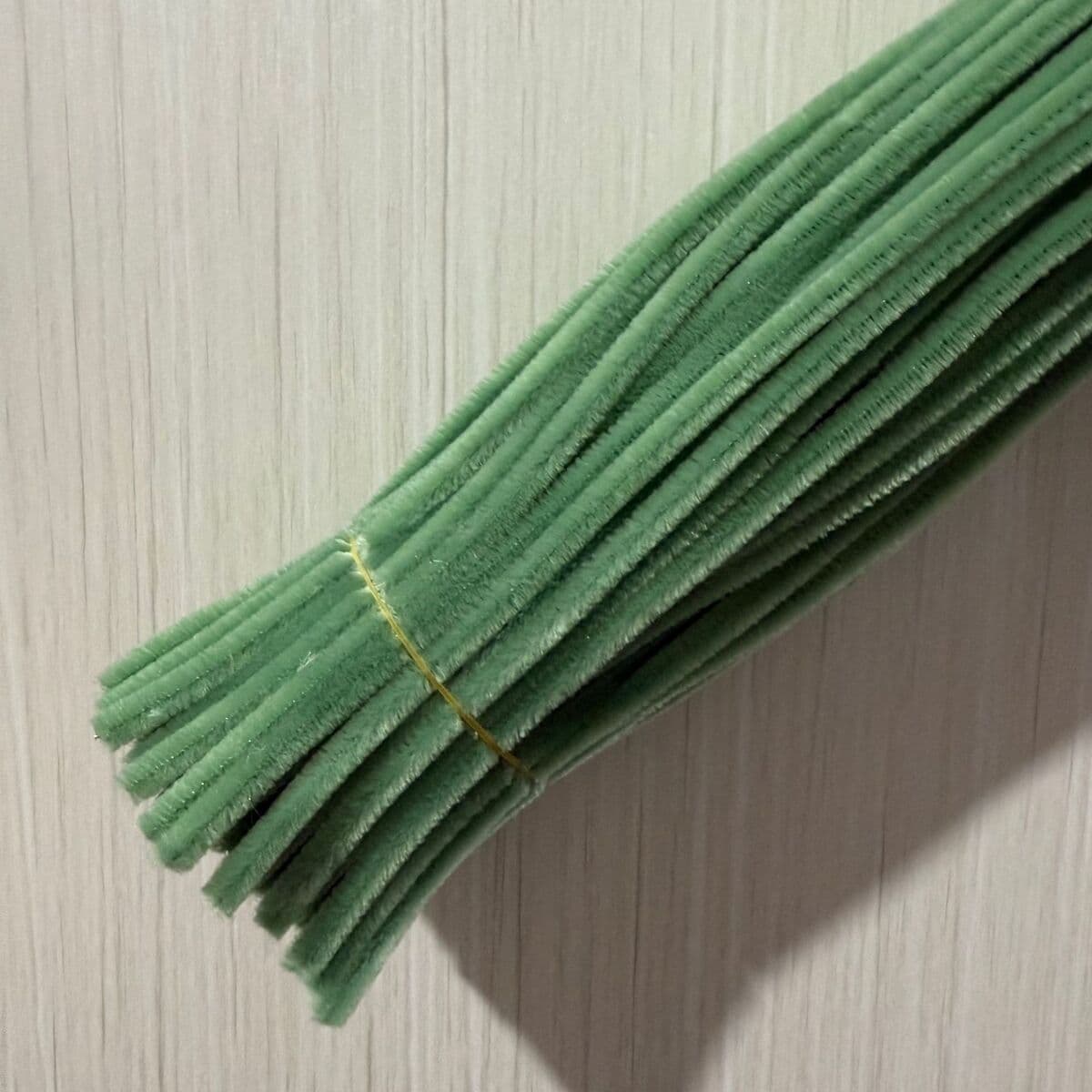 Индивидуально упакованные витые палочки, разноцветные шенилловые нити, материалы для витых палочек, игрушки для сборки,...