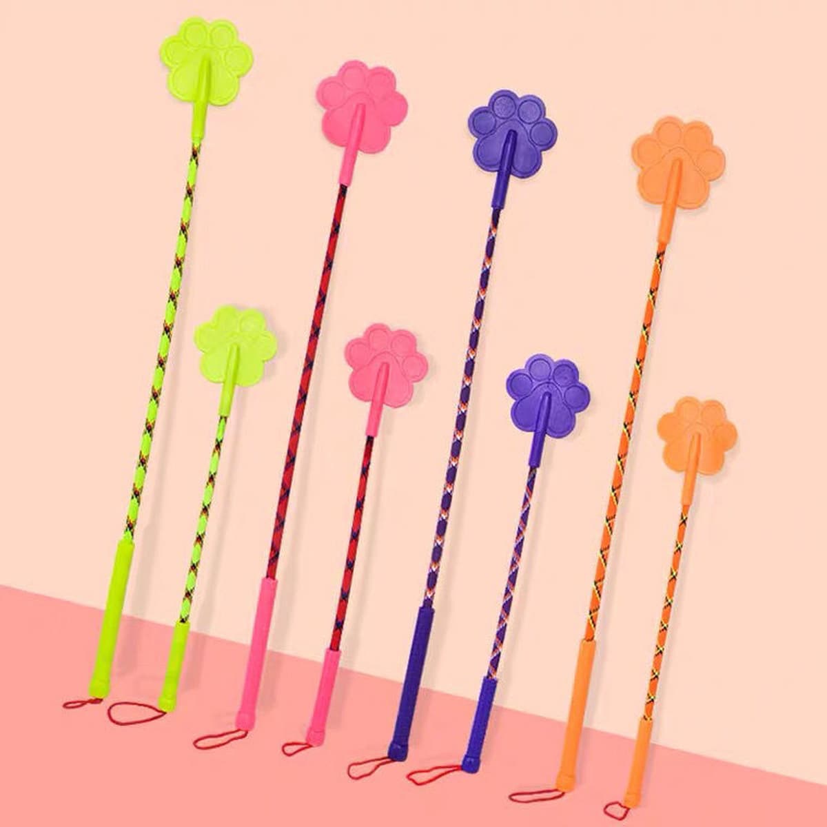 Домашние животные собаки любят стрелять, не причиняя вреда собаке