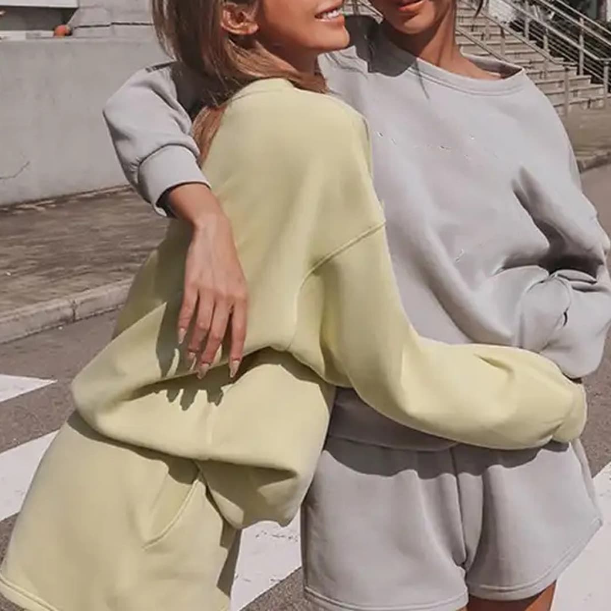 Женские спортивные толстовки с длинным рукавом, свободного кроя, с индивидуальным логотипом OEM, новые модные модели 2024...