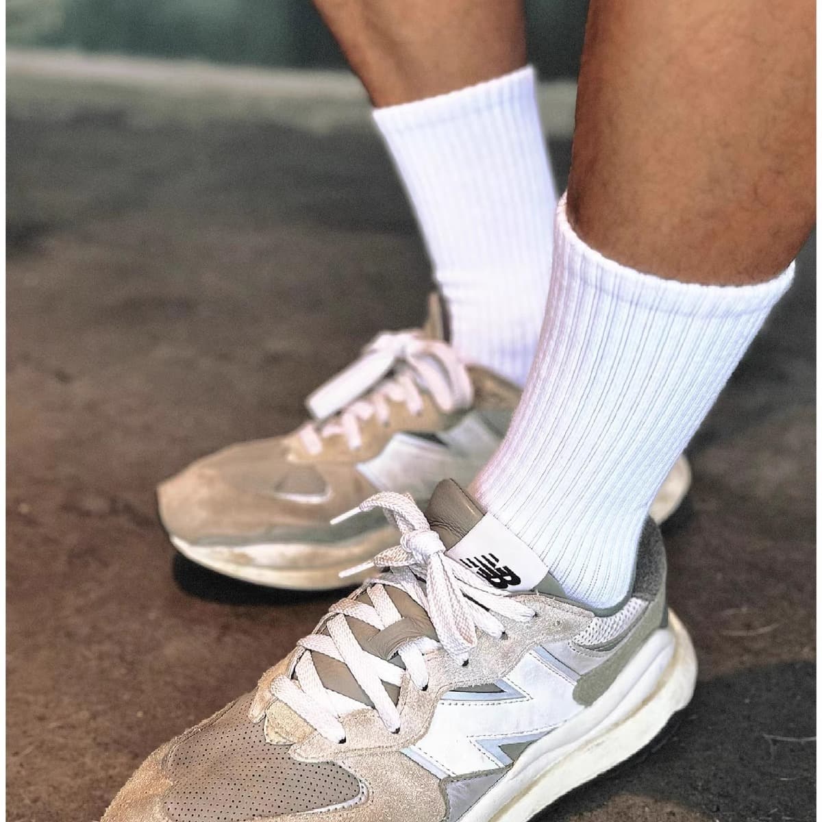 Белые носки для мужчин, осенние и зимние носки средней длины для женщин, спортивные носки из чистого хлопка, впитывающие...