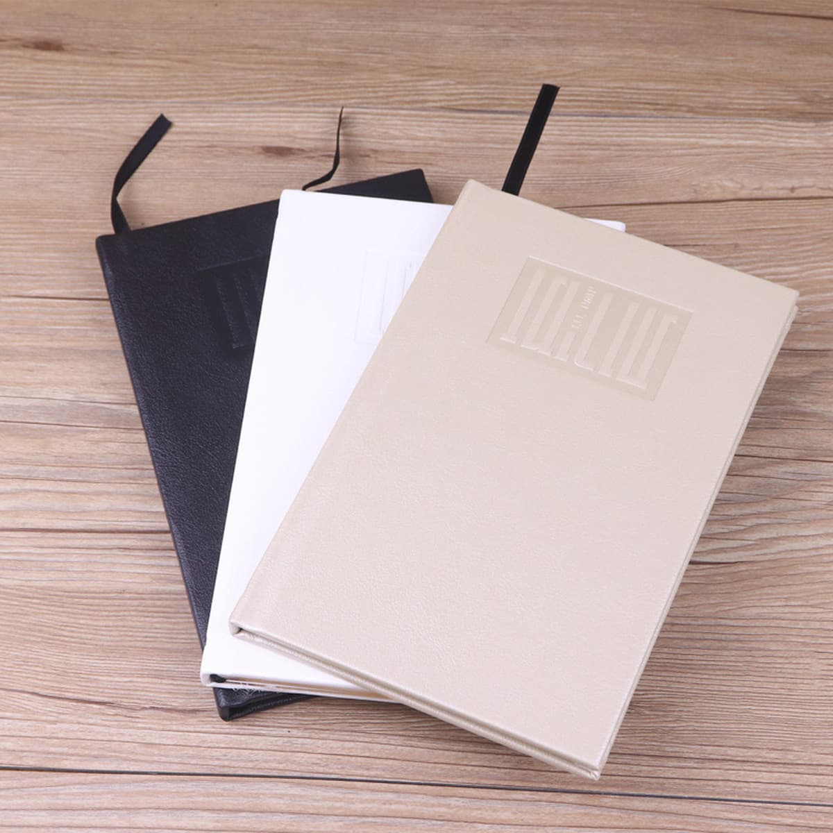 Иудейская молитвенная книга, буддийские канонические писания, кожаная обложка, твердый переплет, золотая кромка, серебряная...