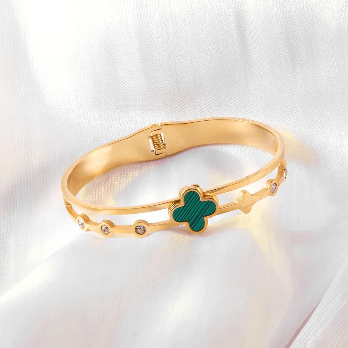 Женский браслет с четырехлистным клевером, покрытый гальваническим покрытием, не выцветает, экологичный, европейский и...