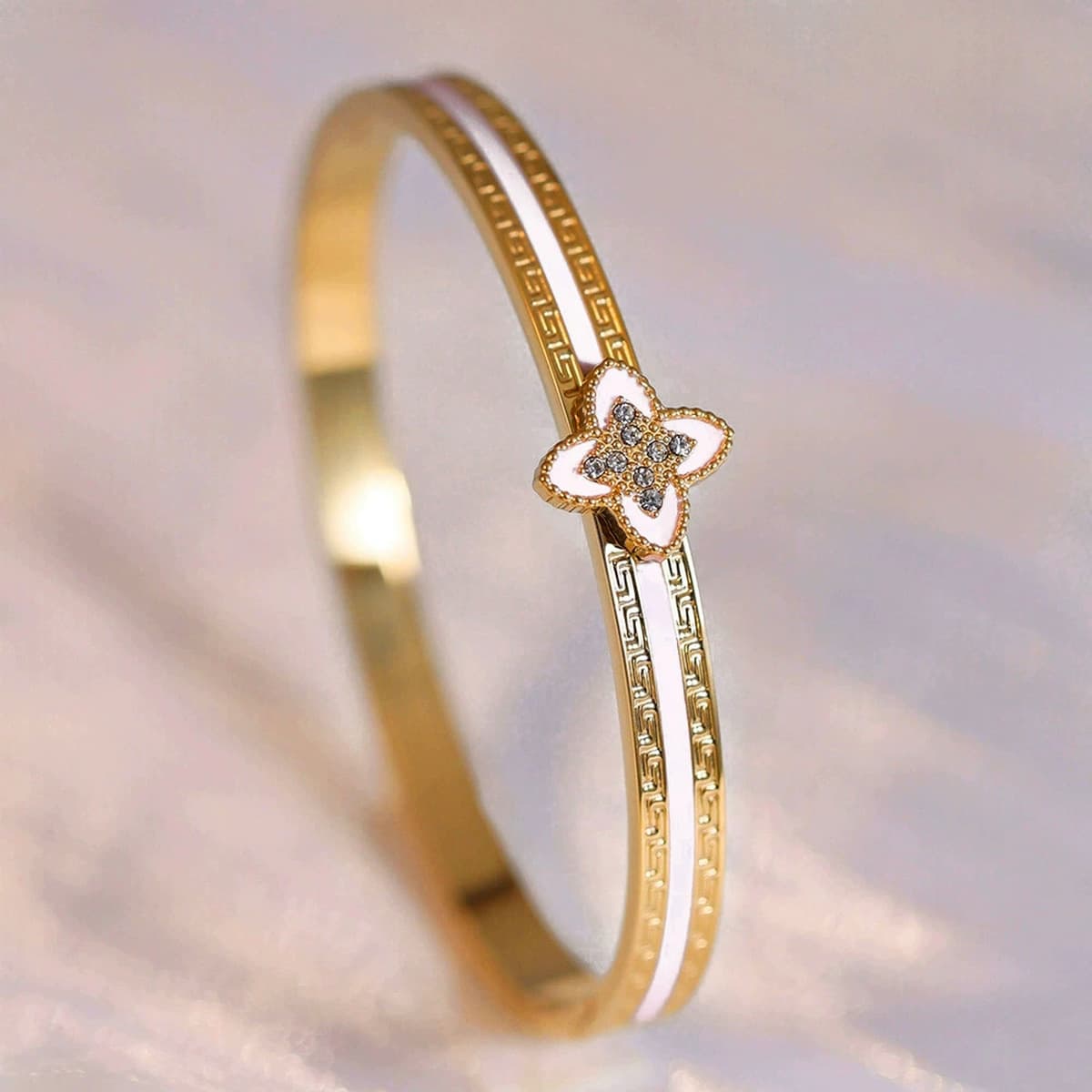 Женский браслет с четырехлистным клевером, покрытый гальваническим покрытием, не выцветает, экологичный, европейский и...