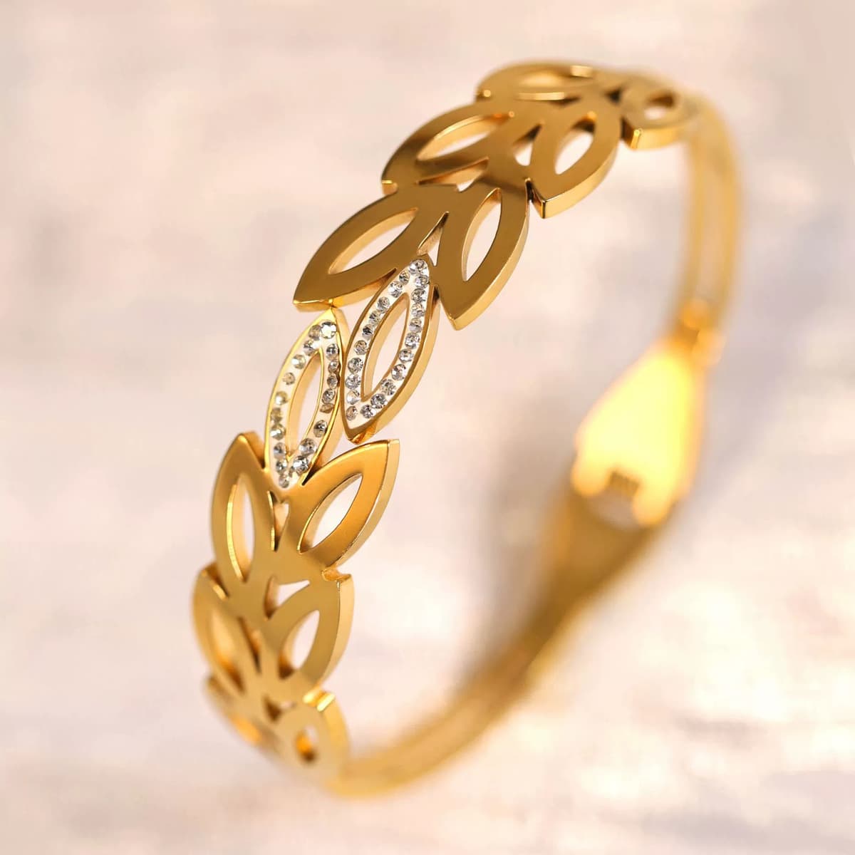 Женский браслет с четырехлистным клевером, покрытый гальваническим покрытием, не выцветает, экологичный, европейский и...