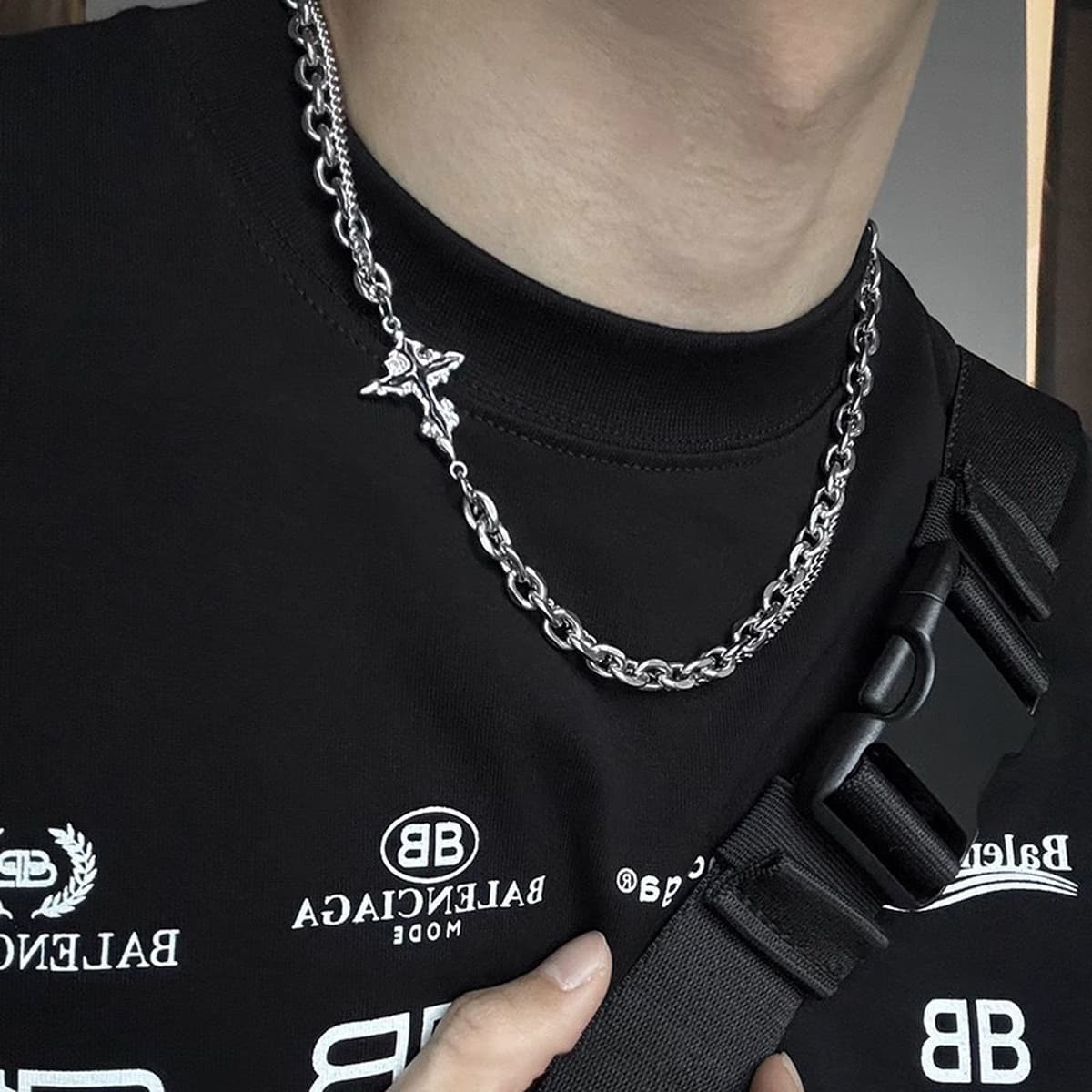 Европа и США растворяют темный крест ожерелье мужского высокого уровня титановой стали ключицы цепи мальчиков красивые...
