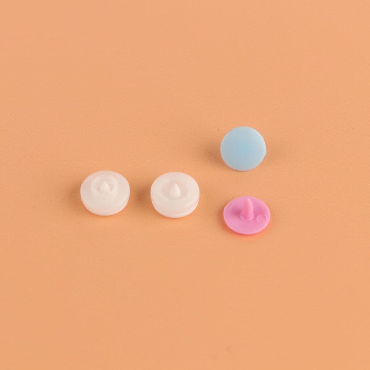 Обычная пластиковая смола, четырехкнопочная матовая пластиковая пряжка без швов T09, кнопка T3T5T8, заводская точка, оптовая...