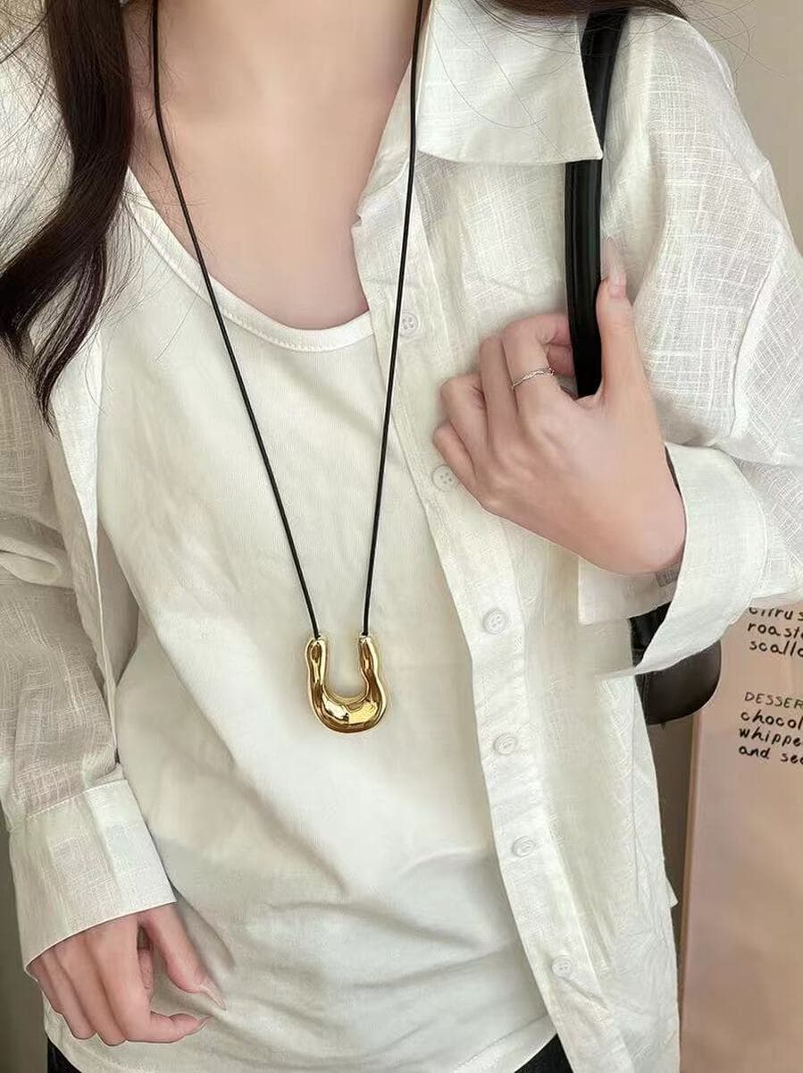 Кожаная магнитная шея очки сумка ожерелье женская сумка сумка солнцезащитные очки подвеска 2025 новый стиль изысканная...