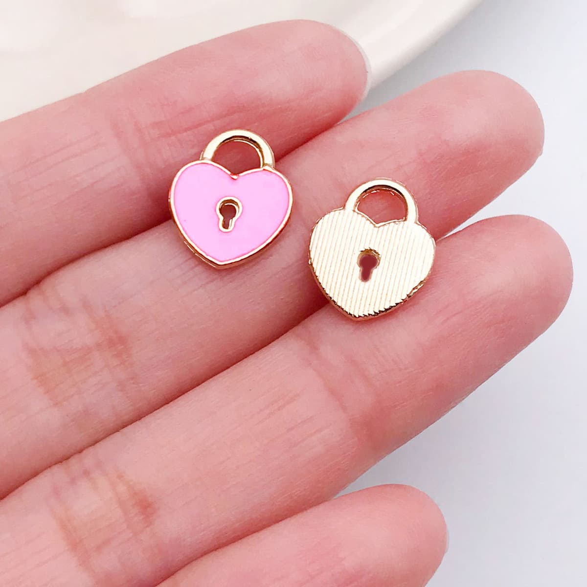 Кулон-подвеска для ожерелья DIY в форме сердца с розой и надписью LOVE, цвет розовый, ко Дню святого Валентина, аксессуары...