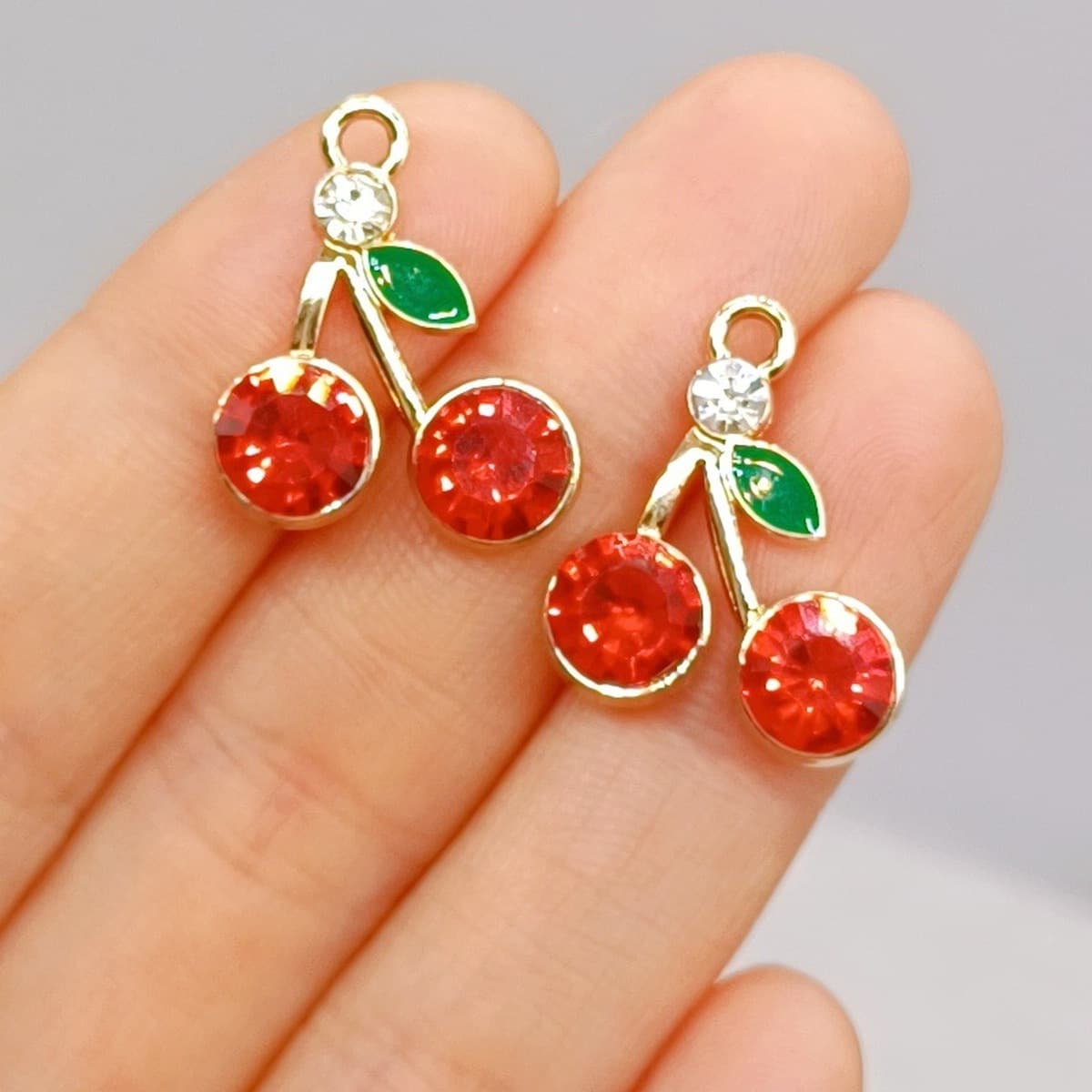 Корейская версия ювелирных изделий diy аксессуары один висячий стерео вишня клубника красный капли масла сплав подвеска DIY...
