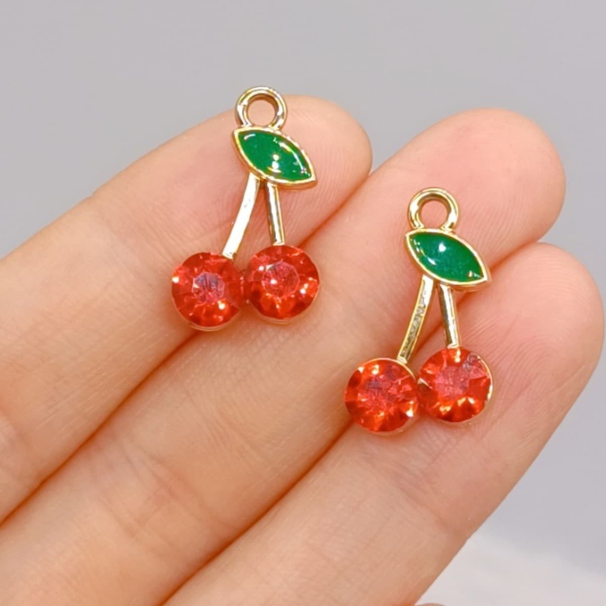 Корейская версия ювелирных изделий diy аксессуары один висячий стерео вишня клубника красный капли масла сплав подвеска DIY...