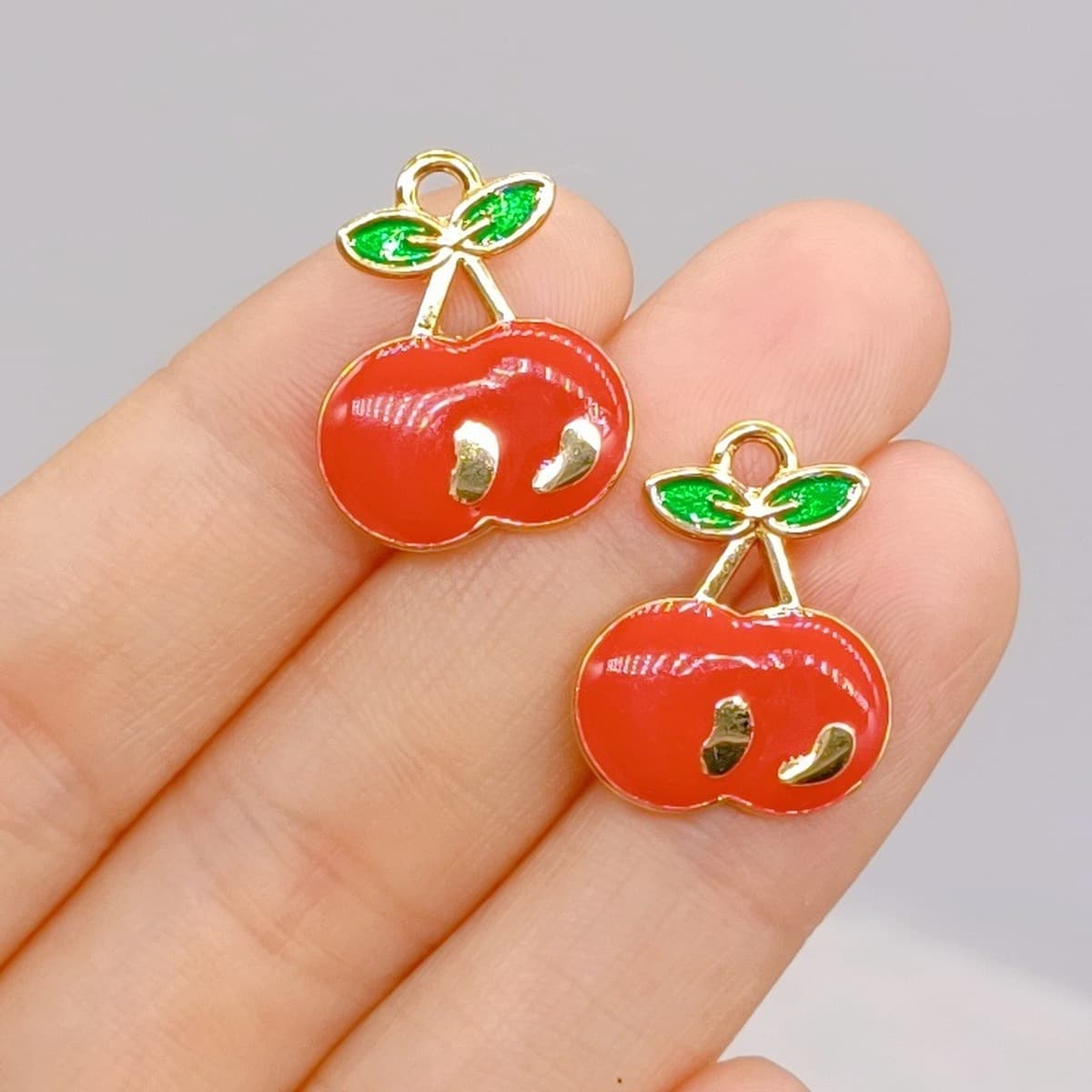 Корейская версия ювелирных изделий diy аксессуары один висячий стерео вишня клубника красный капли масла сплав подвеска DIY...