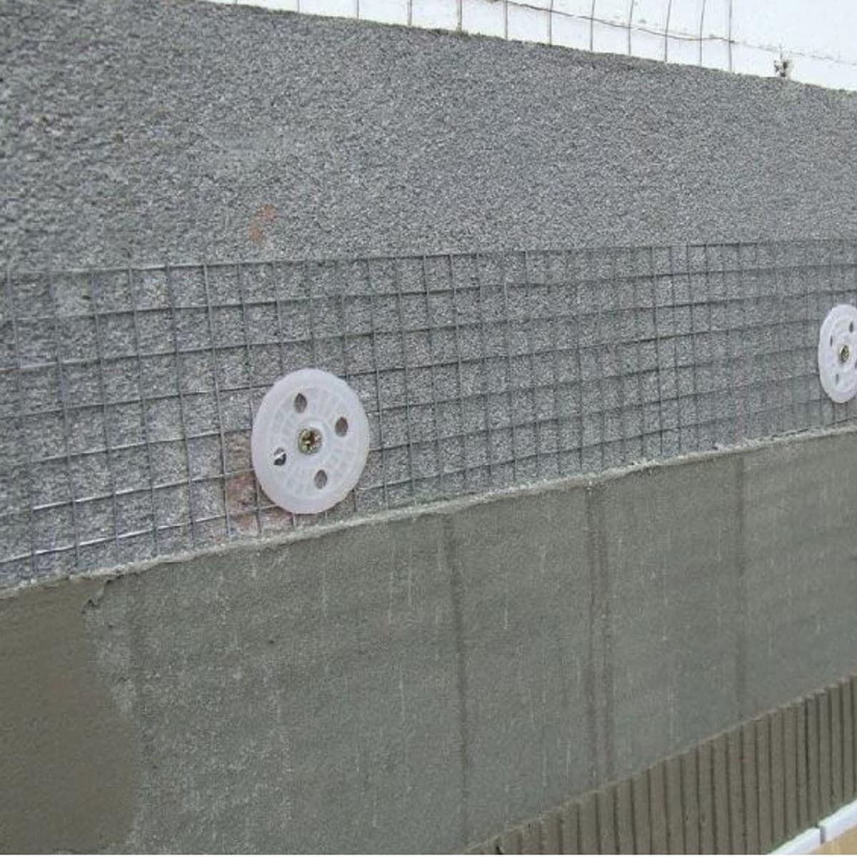 Производитель антитрещинных растворов, шпатлевок, гидроизоляционных растворов, цемента, для строительства крыш, внутренних...