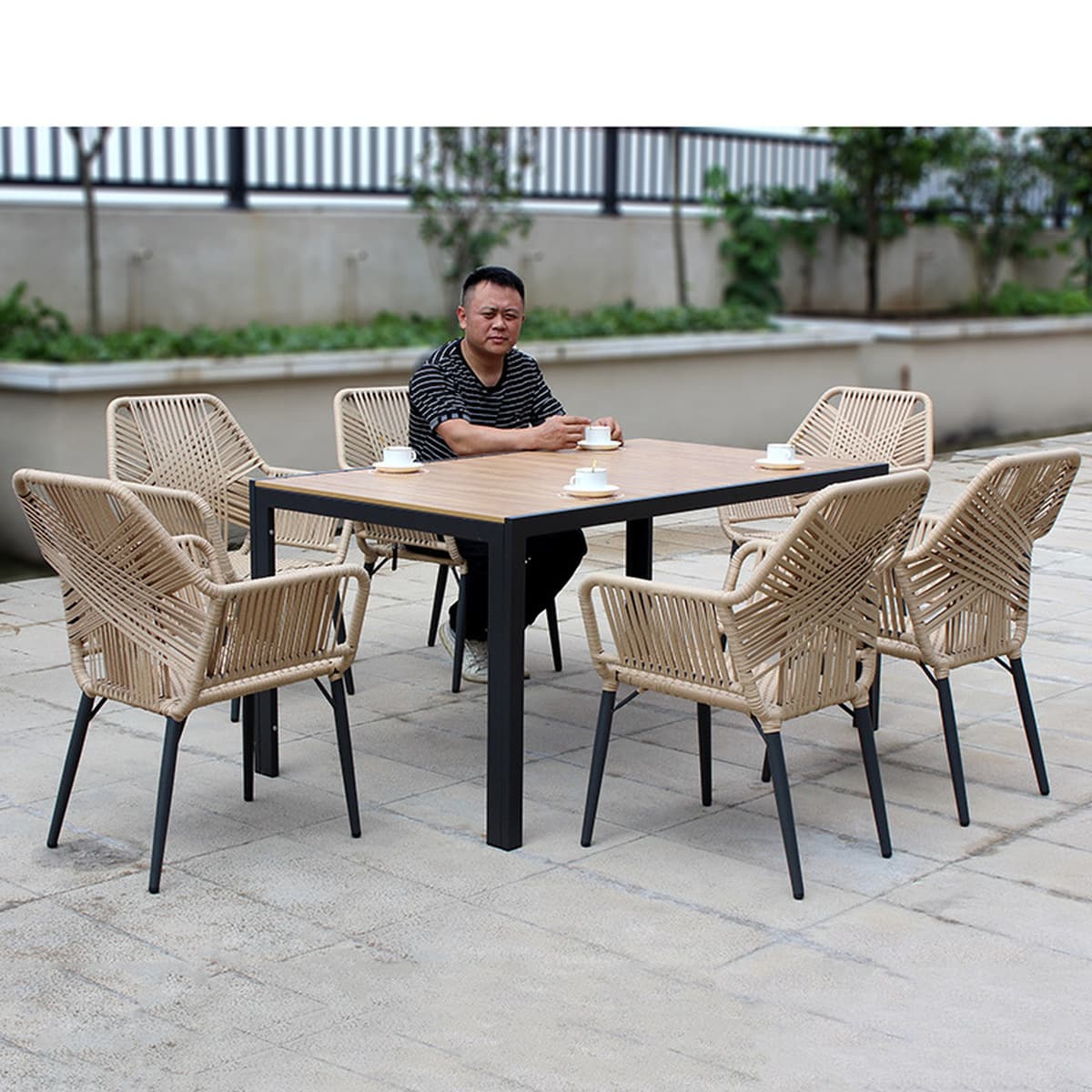 Набор уличной мебели: стол и стулья с зонтиком, плетеная мебель для виллы, двора, балкона, водонепроницаемые садовые стулья...